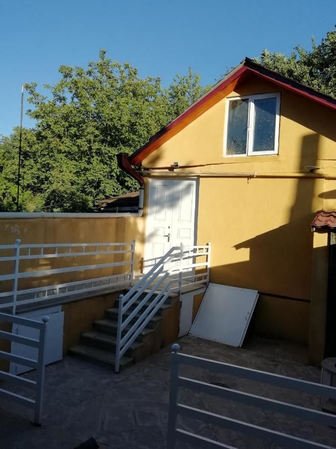 Гостевой дом Yellow House Тбилиси-33