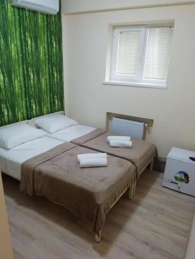 Гостевой дом Yellow House Тбилиси-3