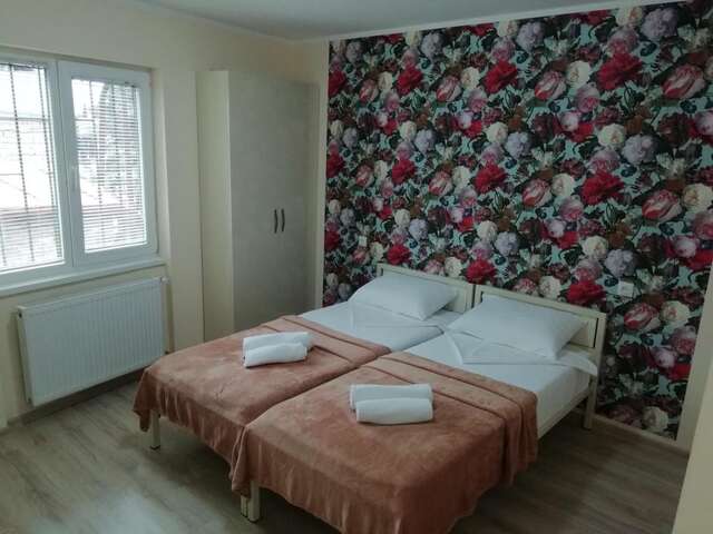 Гостевой дом Yellow House Тбилиси-21