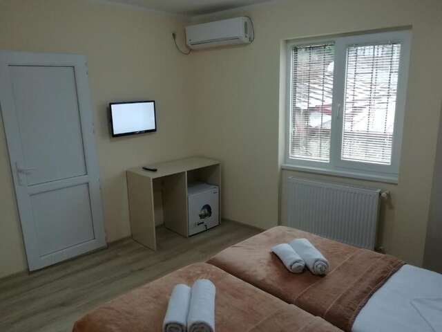 Гостевой дом Yellow House Тбилиси-46