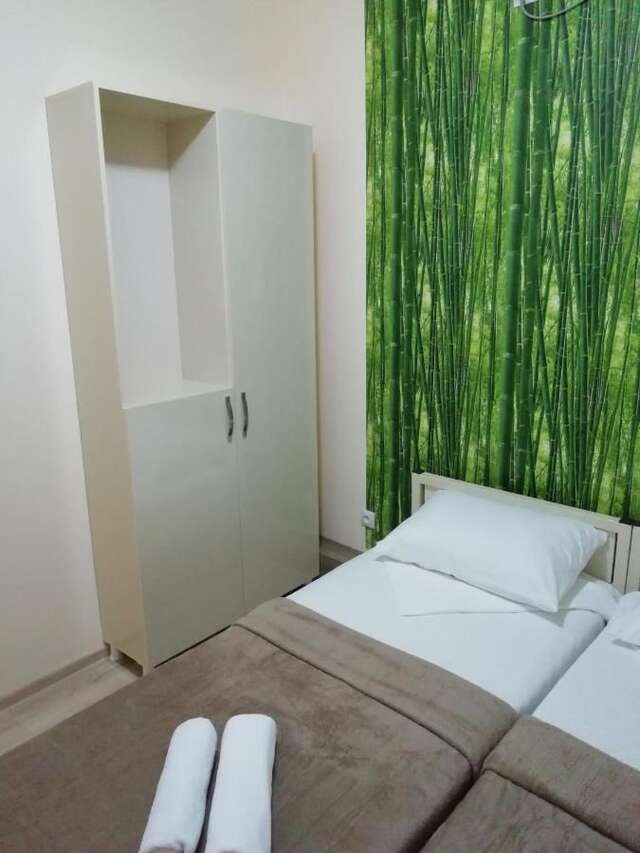 Гостевой дом Yellow House Тбилиси-11